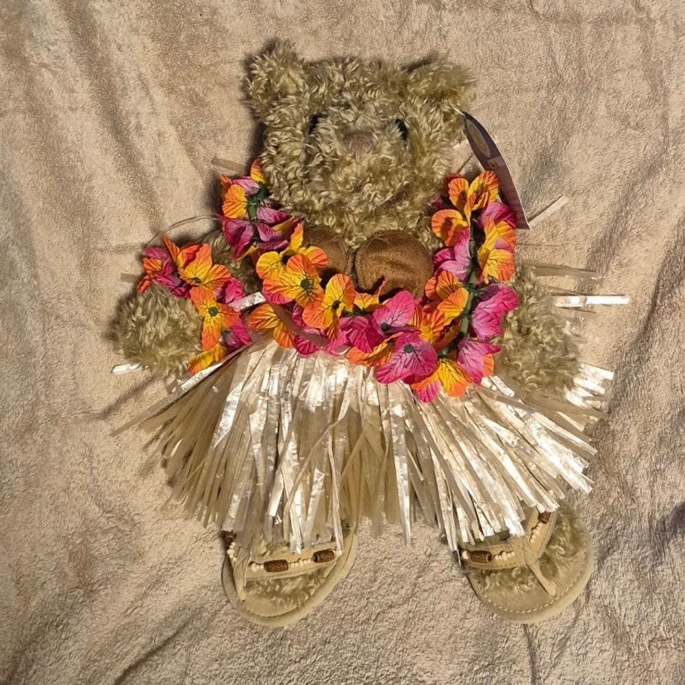 Build A Bear Hula Outfit Set with Grass Skirt Lei Coconut Top Sandals and Bear
